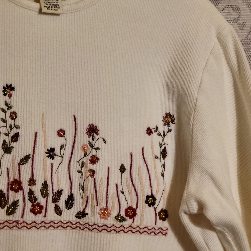 Tantrums Women's Sweater Size Small